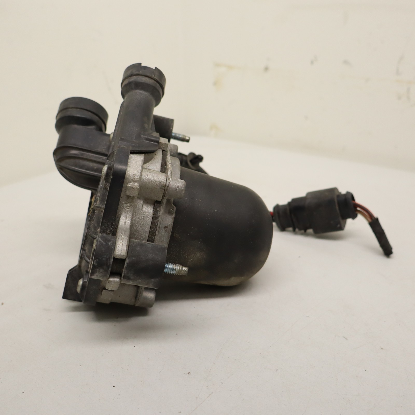 Porsche Cayenne 958 Hybrid / Bentley Continental GT Secondary Air Smog Pump OEM
