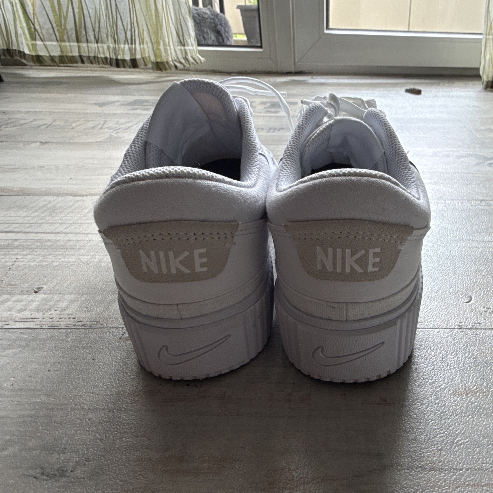 Nike Court Legacy Lift Weiß EU 40,5 US 9 UK 6,5 DM7590-101 4