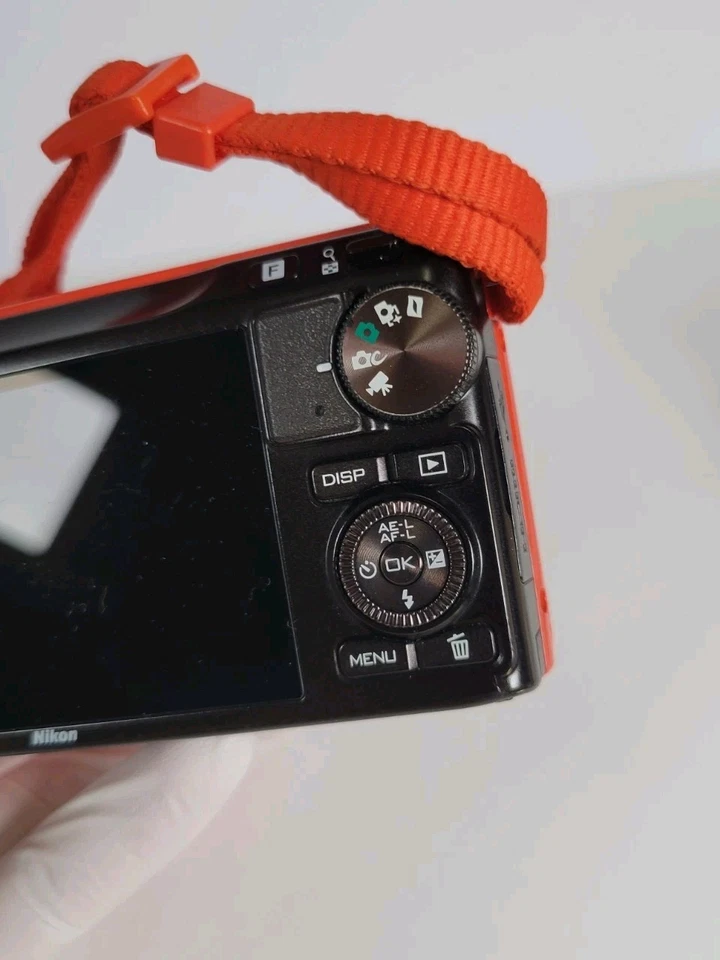 AS-IS Nikon 1 J2 Mirrorless Camera Orange w/ 10–30mm VR Lens & OEM Battery - Image 4 of 4