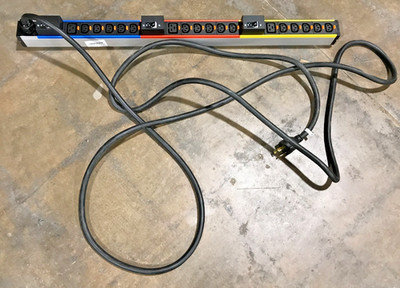 Legrand 646887 18-Outlet 24A 240V Rack Power Distriution Unit PDU 200-240V