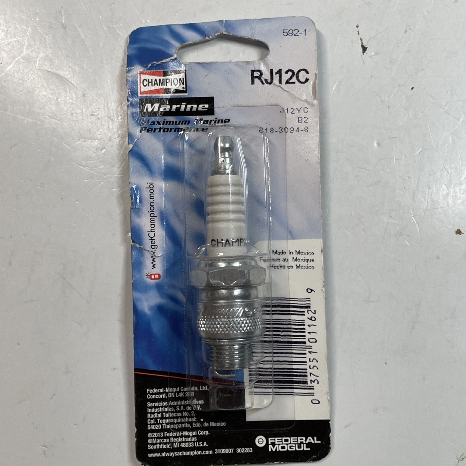 Champion RJ12C Copper Plus Marine Spark Plug 592-1 Threads never rust NIB NEW