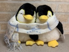 NWT Russ Daisy Chain Press TUX Penguin Penguins Wrapped In Scarf Plush New 13x9