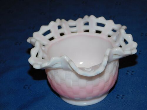 Fenton Pink White Slag Glass Basket Weave Lattice Edged Bowl Signed Don Fenton - Picture 2 of 3