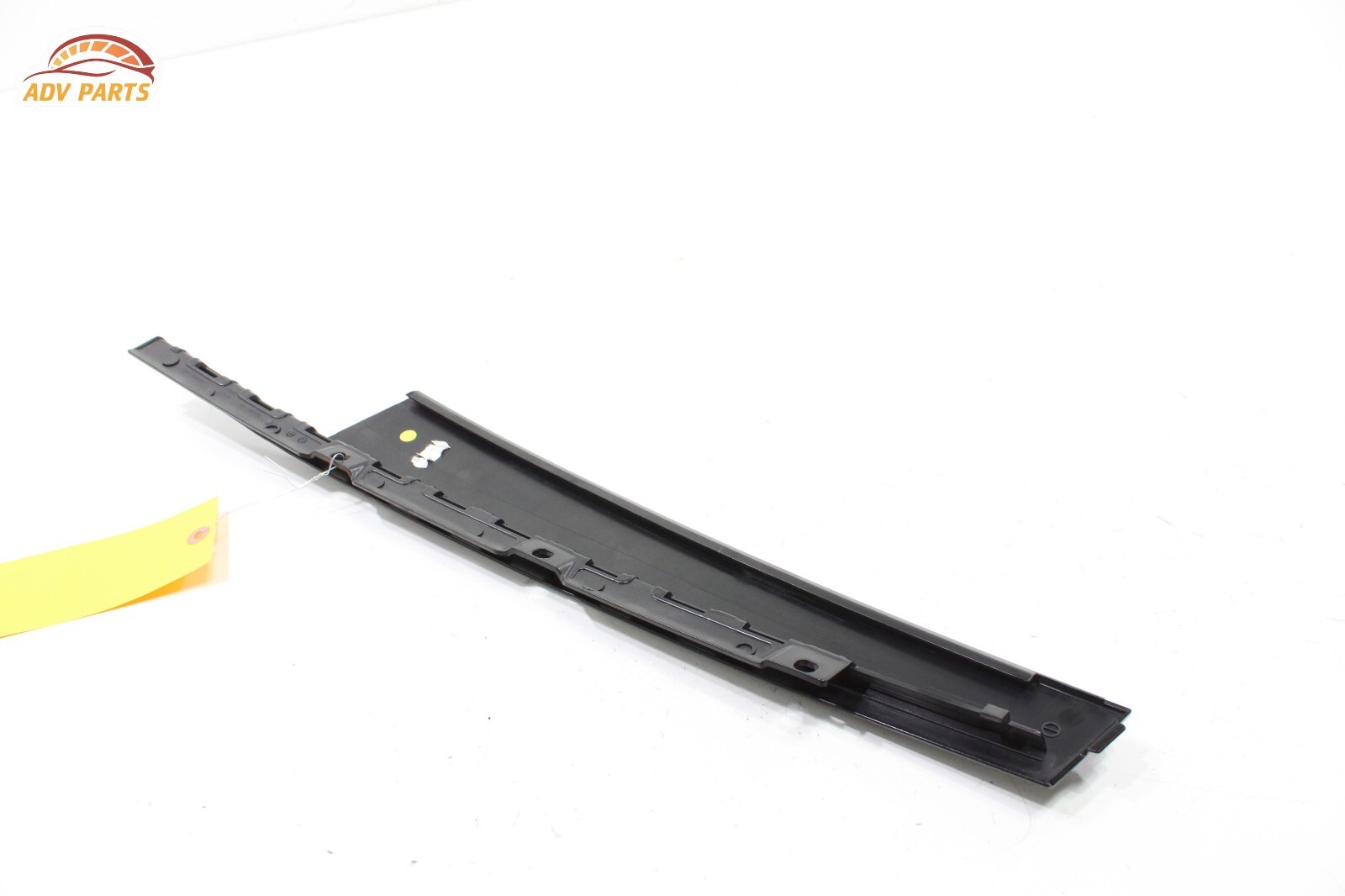2017-2020 BENTLEY BENTAYGA FRONT LEFT DOOR WINDOW B PILLAR APPLIQUE MOLDING OEM