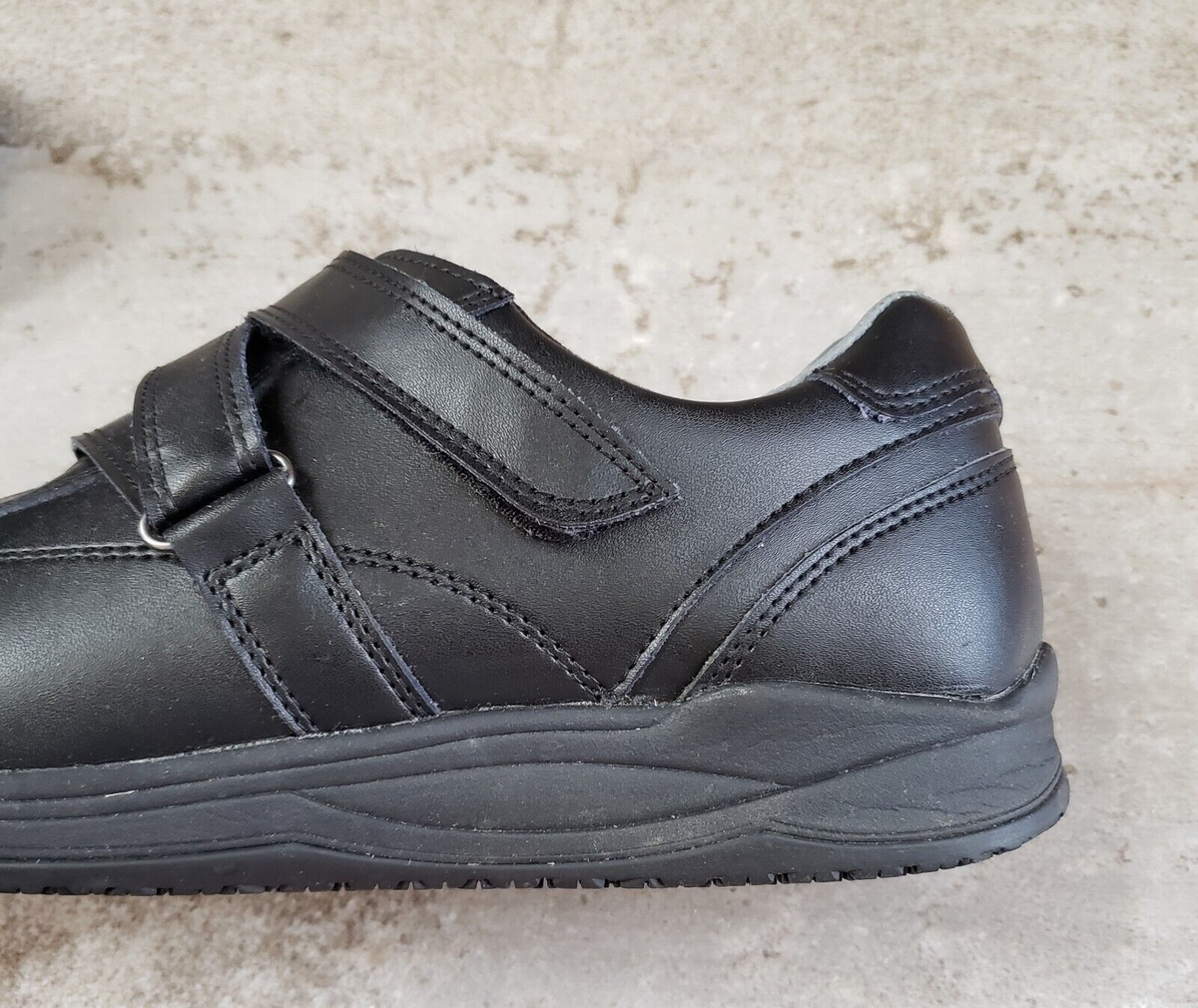 Drew Women's Pepper Leather Slip-Resistant Walking Shoes - Black Narrow (AA,N) Size 9