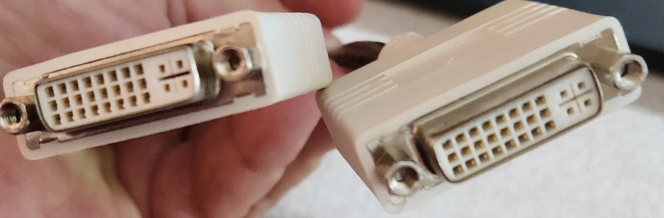 DMS-59 to Dual DVi Video Adapter Y-Splitter Cable W VGA Adapters KS10100143 - Image 2 of 3