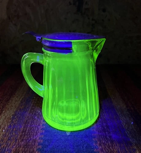 Vintage Anchor Hocking Green Uranium Glass Flip Lid 4.25” Syrup Pitcher