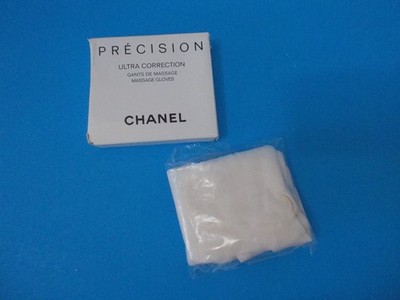 NIB CHANEL PRECISION Ultra Correction Massage Gloves