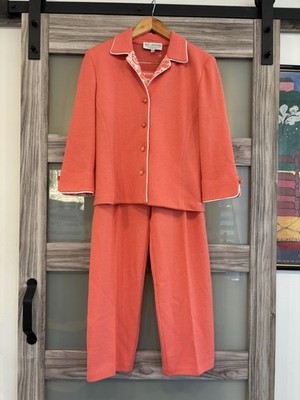St. John Collection by Marie Gray Knit 2 pc. CORAL Suit, JACKET+PANTS, Sz 10