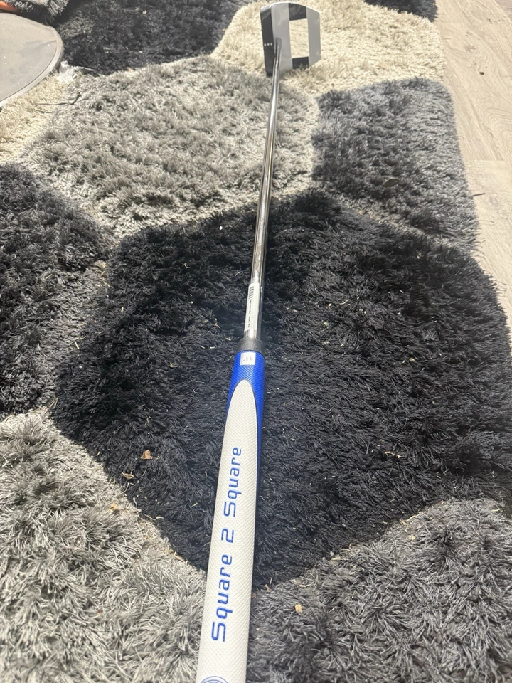 Putter Odyssey Square to Square Jailbird 35"" con cubierta Foto 3 de 3