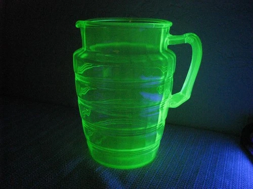 Vintage Anchor Hocking Green Uranium Vaseline Glass Banded Rings 80 oz Pitcher