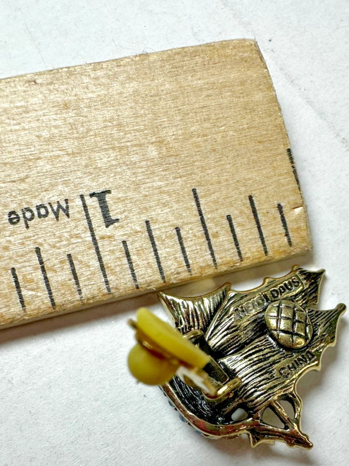 Pendientes Heidi Daus Clip On Royal Clipper Barco Esmalte Blanco 2021 Raro Foto 4 de 4