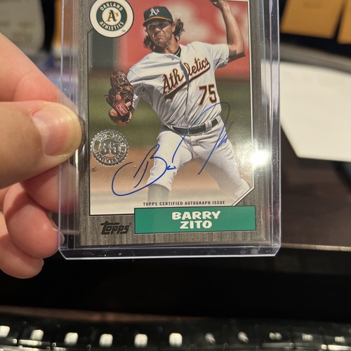 2022 Topps Series 2 1987 Topps Auto Black Barry Zito #141/199 87BA-BZ Athletics - Picture 4 of 4