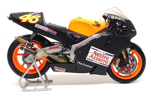Minichamps 1/12 Scale 122 006186 - Honda NSR 500 V. Rossi Test Bike 2000 - Picture 5 of 6