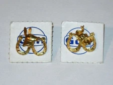 Vintage 1968 GULF OIL Republican ELEPHANT & Democratic DONKEY Political Pins!