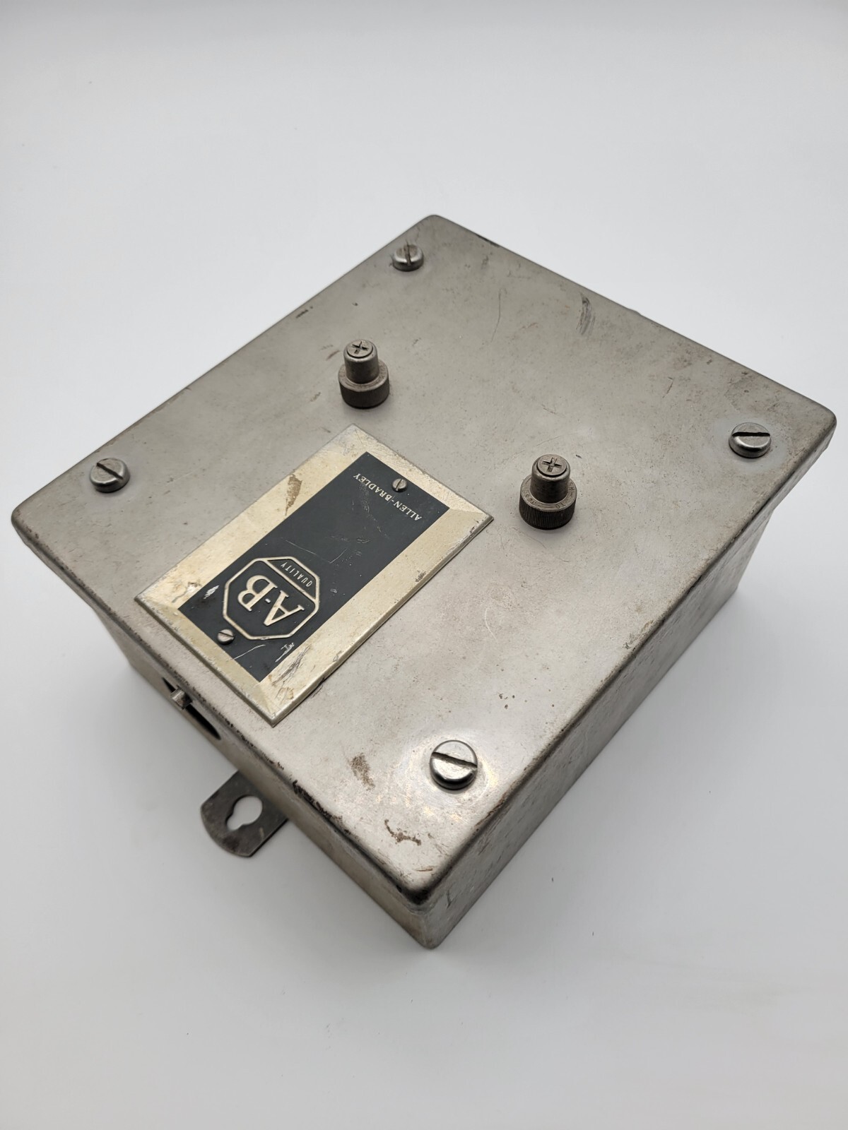 Allen Bradley 709-BCA Starter Enclosure Assembly 71A86 120/110V Coil N22 Heaters