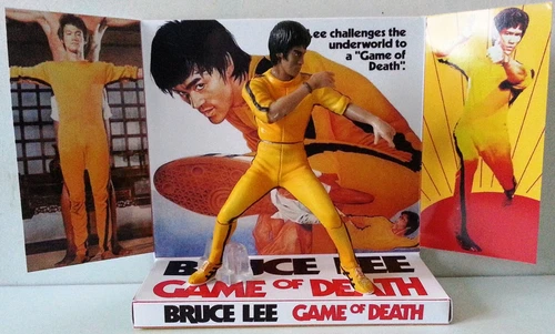 BRUCE LEE ? GAME OF DEATH ? Action Figure on Custom Design Display Diorama