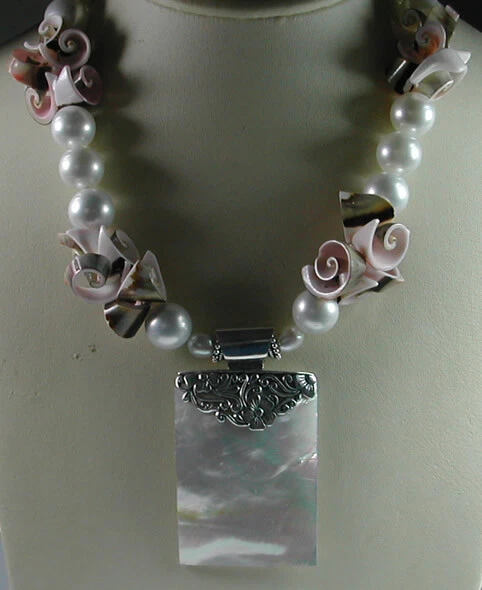 Collar de perlas Sea Shell MOP Shell declaración artesanal de plata de ley Foto 2 de 2