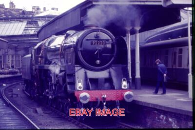 ORIGINAL 35mm DIA BR KLASSE 9F 92220 ABENDSTERN AM BAHNHOF NEWCASTLE 3/85