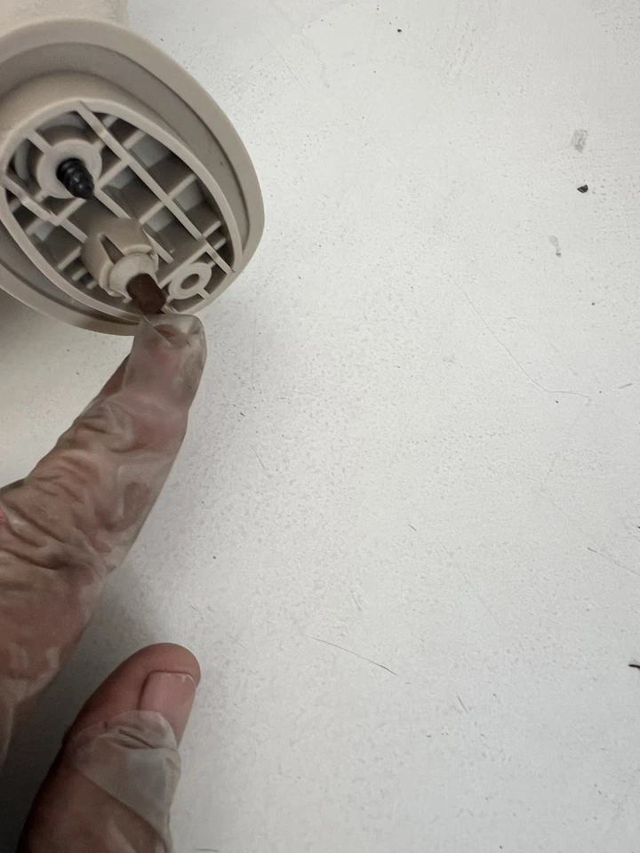 2000 - 2006 年 Oldsmobile Alero 司机和乘客侧遮阳板一对布带芯片 — 第 3/4 张图片