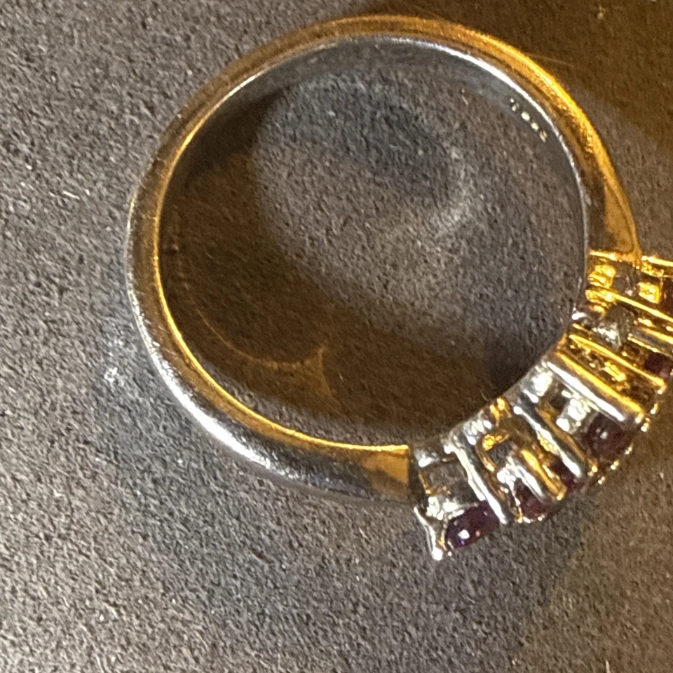 Vintage Sterling Silver Ring with A Cluster of Pink Stones Size N 1/2 3.5g - Image 4 of 4