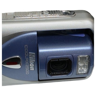Nikon COOLPIX 2500 Digital Camera - Silver Complete in box
