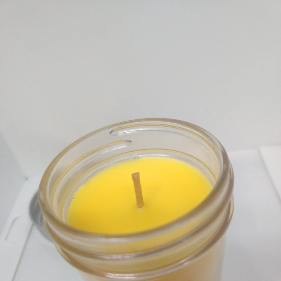 Bath & Body Works **DESCONTINUADO** Vela perfumada de pudín de pan de nuez moscada de plátano Foto 4 de 4