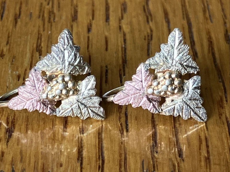 Pendientes triangulares de oro Black Hills genuinos de oro macizo de 12 k 3 hojas 2,6 gramos TW Foto 4 de 4