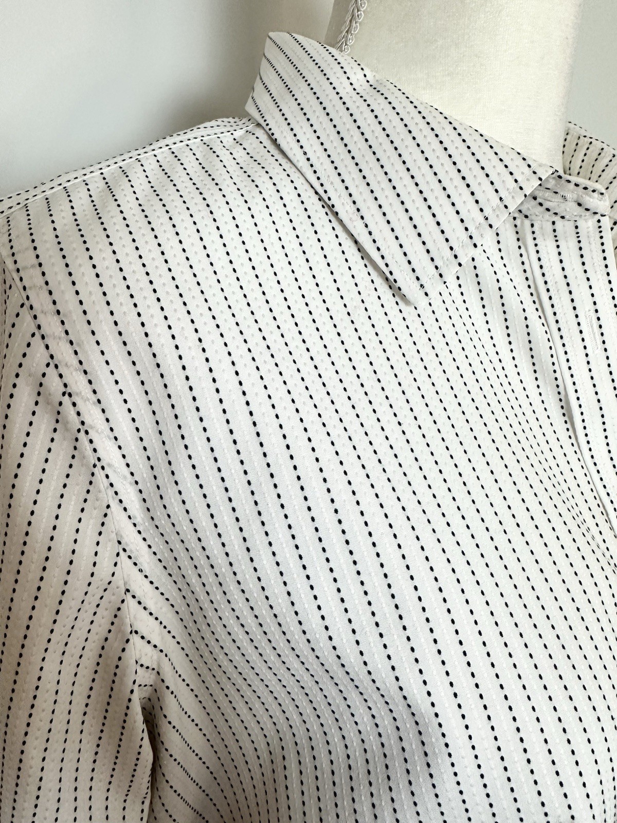 Talbots Wrinkle Resistant Womens Button Front Shi… - image 4