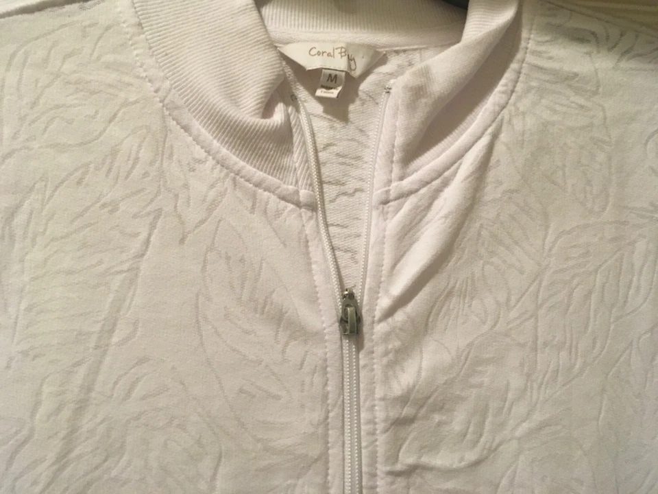 Chaqueta para mujer Coral Bay mediana blanca bolsillos con cremallera completa cuello alto ligera Foto 4 de 4