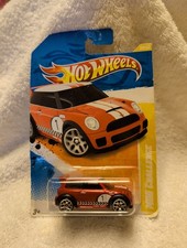 HOT WHEELS 2011 NEW MODELS MINI CHALLENGE RED 30/50 NIP