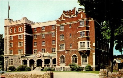 Cornwallis Inn Kentville NS Chrome Postcard c1940s-50s H.S. Crocker Co