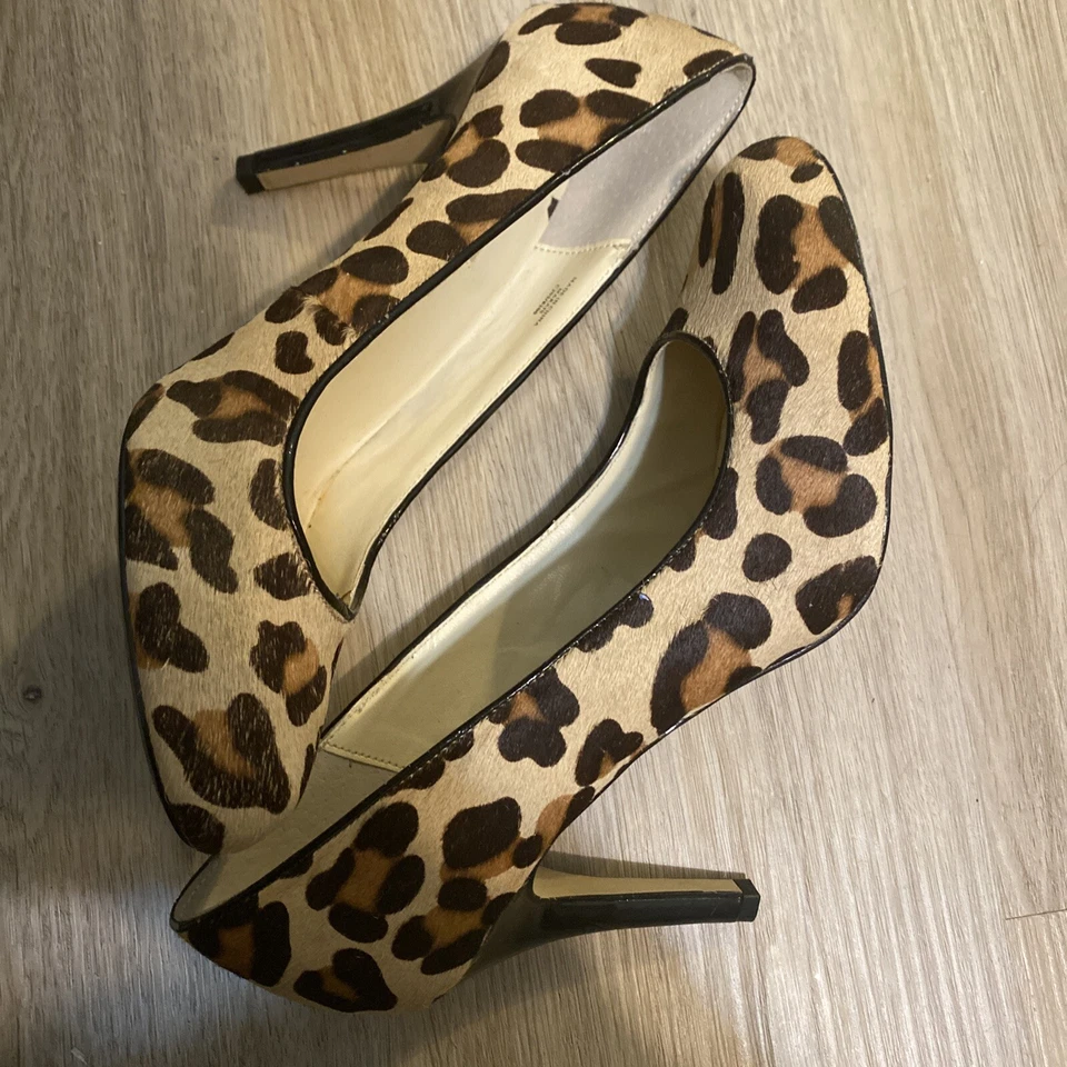 Zapatos de salón Max Studio para mujer talla 8 de cuero fino con estampado de leopardo zapatos tacones piel de vaca Foto 4 de 4