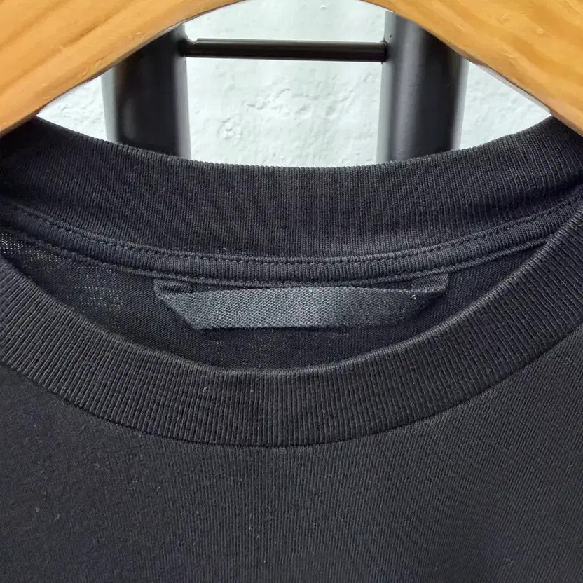 Moncler Men's 23SS Heart Logo Short Sleeve T-Shirt M Authentic thumbnail 7