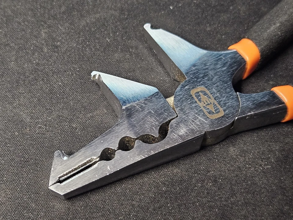 Easton - Elite Nock & D-Loop Pliers - Image 4 of 4