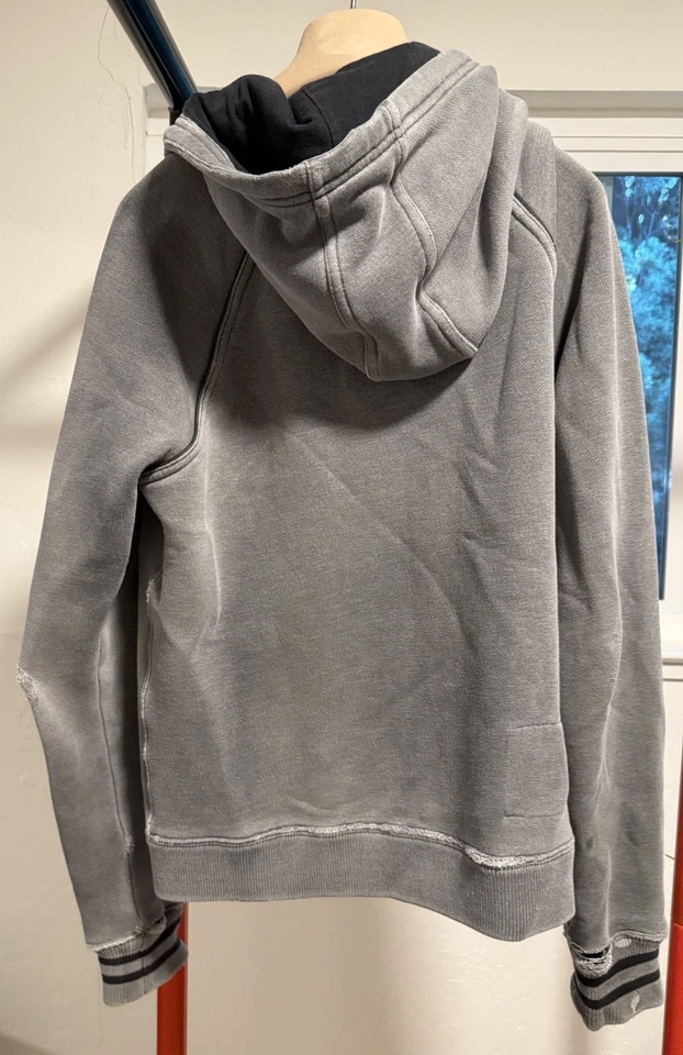 Sudadera con capucha pequeña para hombre John Varvatos Foto 2 de 4