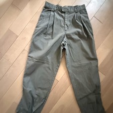 L.L. Bean women  s vintage Khaki Green Chinos Size 12 Regular