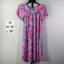 Vintage Muumuu Dress M Pink Purple Floral Hawaiian Caftan Loungewear