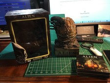 Sideshow Alien Anthology Collectors Edition Light Up Egg includes Blu-rays