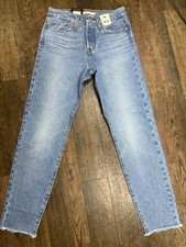 NWT Levi's Premium Women's Wedgie Jeans Blue High Rise Tapered Sz 25