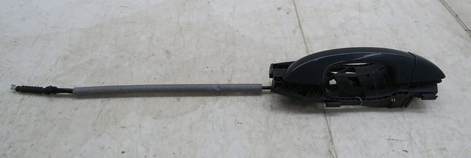 2016-2019 Volkswagen Passat OEM Right Rear Door Exterior Door Handle - Image 2 of 4