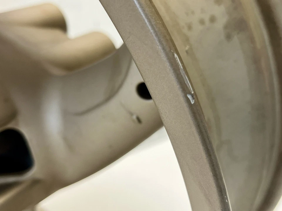 Ducati 600-900 SS Supersport Monster 3 Spoke Brembo Rear Wheel 17x4.5 Gold 99+ - Image 4 of 4