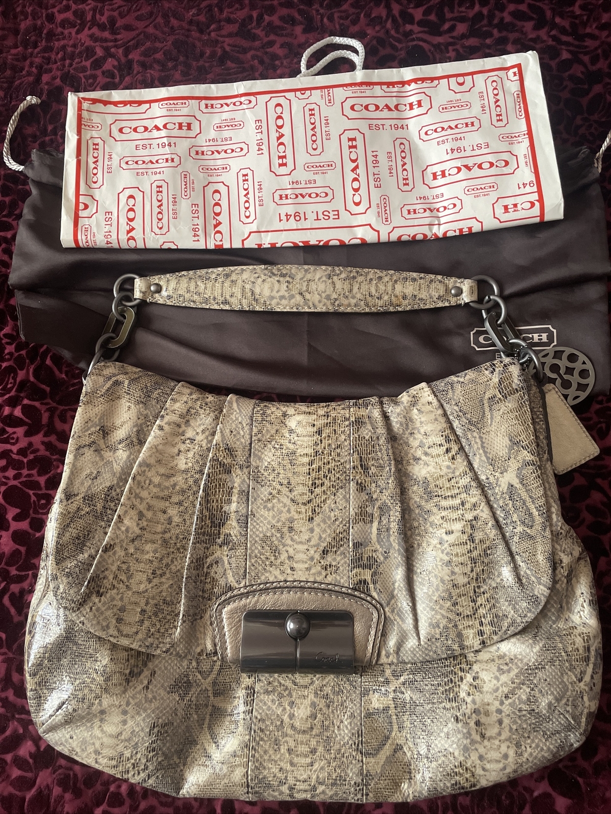 Coach Large Leather Shoulder Bag Authentic-image