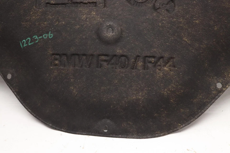 2020-2023 BMW M235I GRAN COUPE F44 BONNET HOOD INSULATION PAD COVER OEM - Image 3 of 4