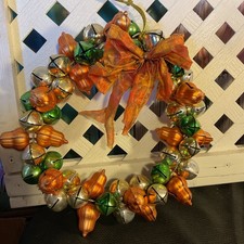 CUTE-AS-CAN-BE FALL JINGLE BELL DOOR WREATH ORANGE BELLS w/GOLD GREEN BELLS