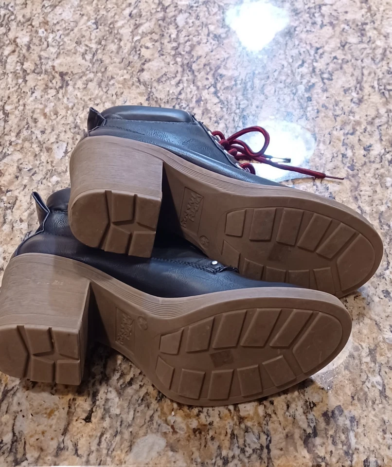 Bota DIRTY LAUNDRY Mujer 9 Tacón Grueso Con Cordones Remix Nubuck Negra Militar Y2K Foto 2 de 4