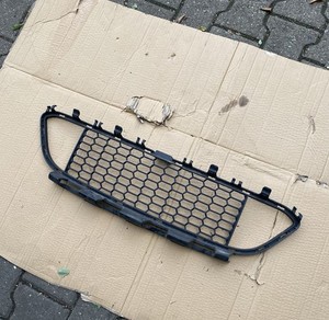 BMW 3er F30 F31 Stoßstange Gitter Vorne Unten M-Paket Frontgitter 8068124 Orig.