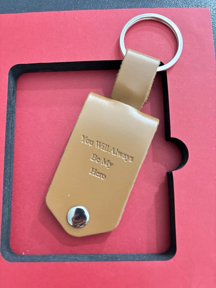 Medallón fotográfico porta llaves de cuero con estuche regalo del día del padre del papá Foto 3 de 4
