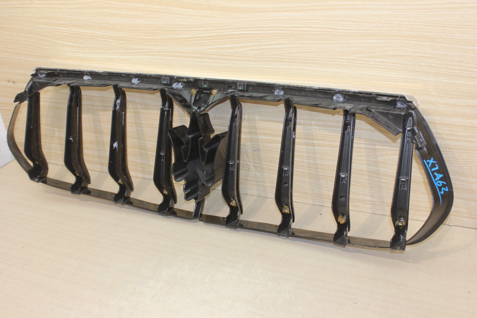17-22 MASERATI LEVANTE GRILL GRILLE TRIM GENUINE FACTORY OEM