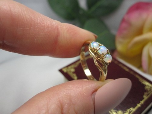 English Vintage White-Opal Trilogy Ring Size 5 in 9kt Solid Gold